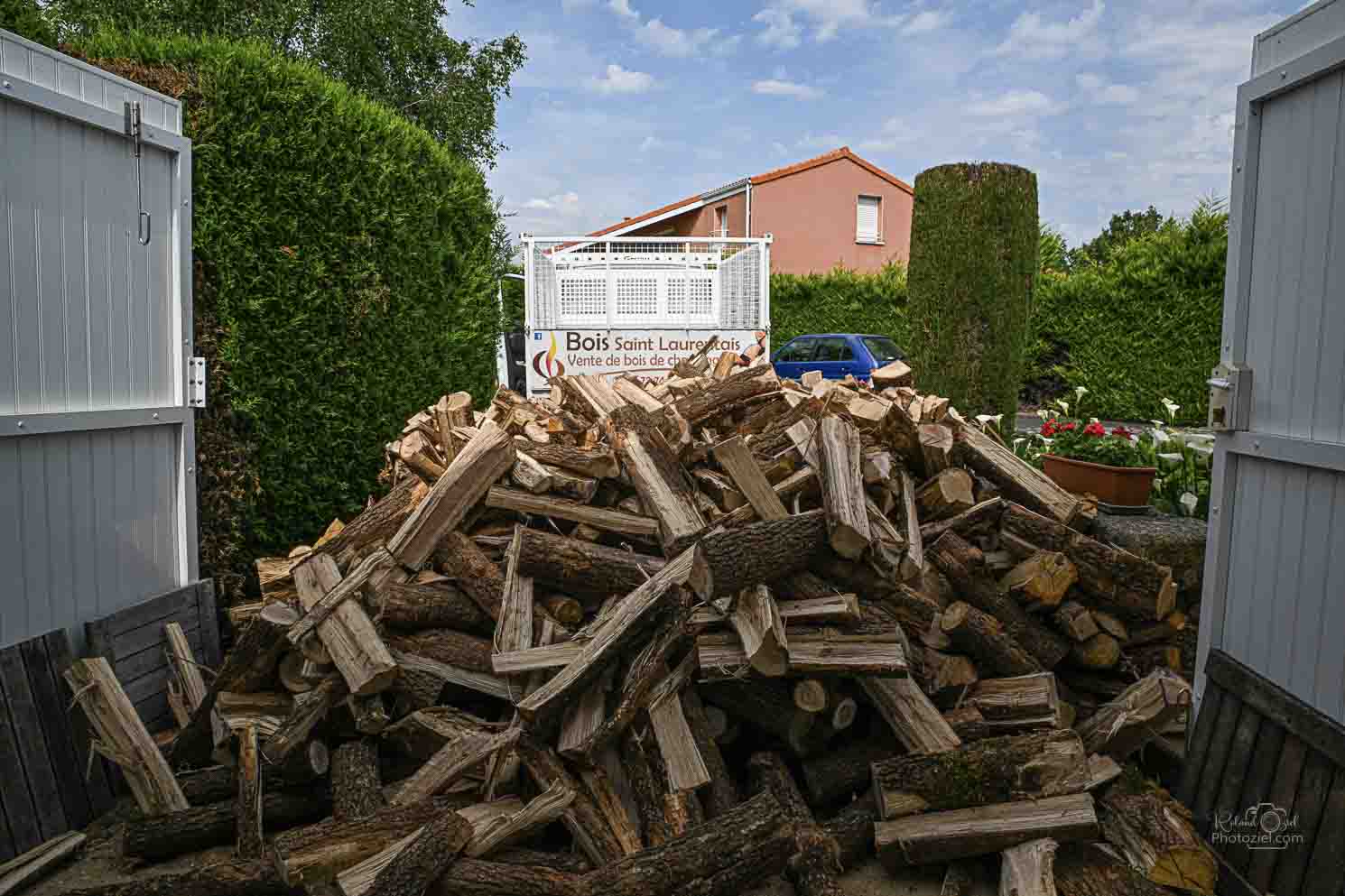 Livraison de bois de chauffage dans eendroit exigus